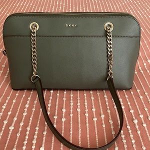 NWT DKNY Olive Green Purse 👜